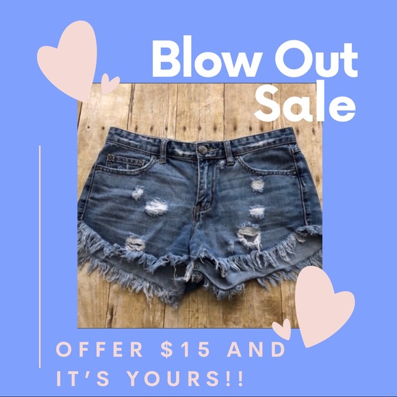 Free People Pants - 🎉Free People Cut Off Denim Shorts Size 26